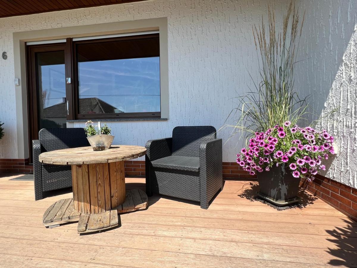 Ferienwohnung Terrasse Parkplatz Wallbox Nuerburgring Herresbach Bagian luar foto